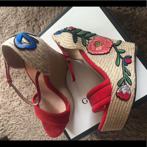 gucci red wedges